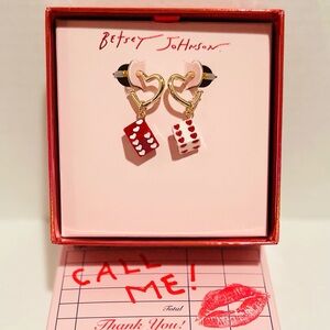 Betsey Johnson NWT Valentines Dice Heart Drop Earrings